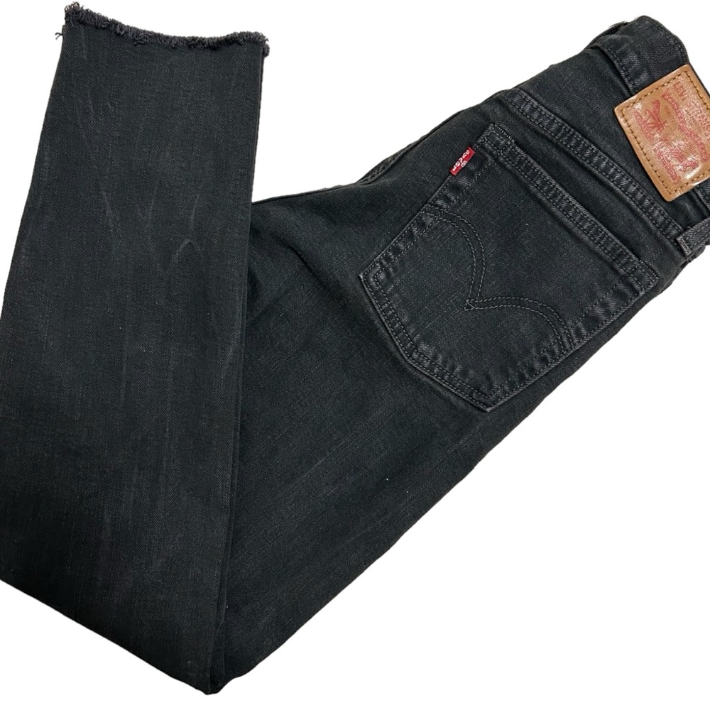 Levi Jeans - Picture 2 of 5